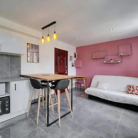App. Suzette Duplex - 500M From The Beach